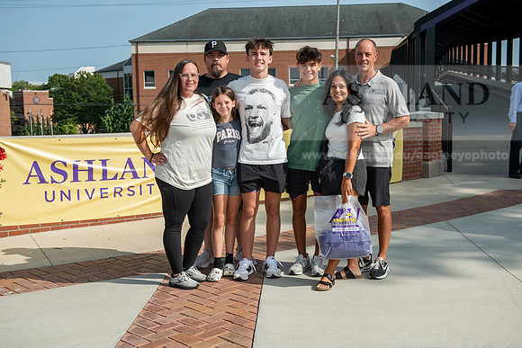 MoveInDay0824AWB_1492