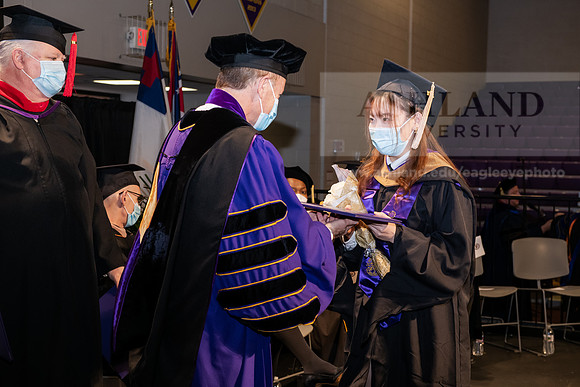 144MasterBusinessWiGrad1221ALW_6782