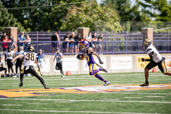 HOCOAUvOHDomFootballGame1024AWB_0689