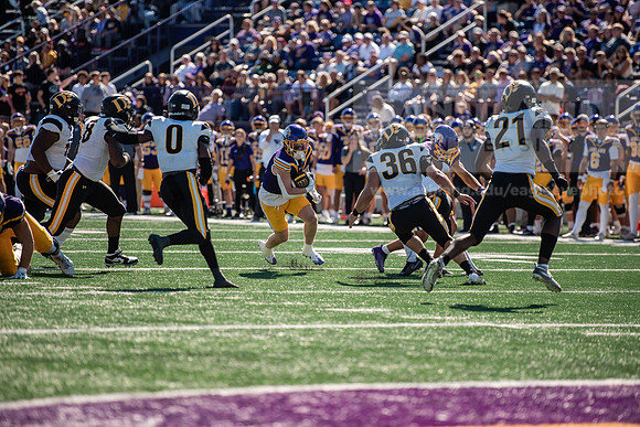 HOCOAUvOHDomFootballGame1024ALW_8666