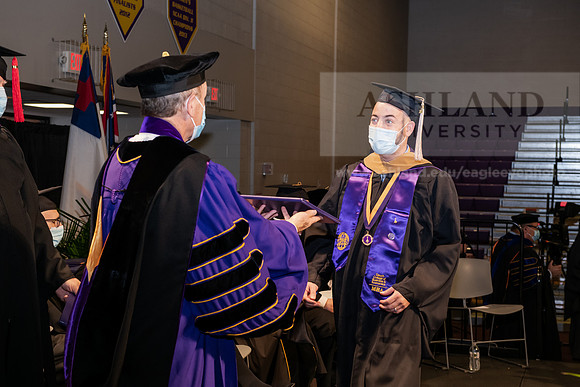 119MasterBusinessWiGrad1221ALW_6764