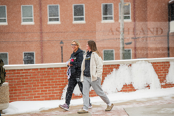 StudentsReturnWinterCampus0125AWB_6643