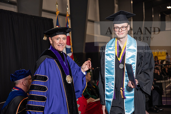 183SpGradBachelorScienceBusiness0524TR_DSC_5449