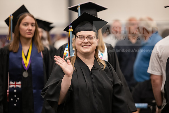303SpGradProcessional0524AWB_8695