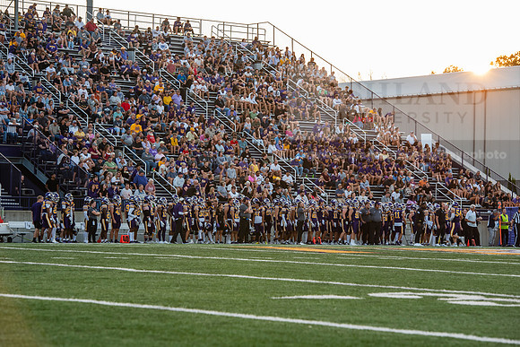 AUvIUPFootball0924ALW_8351