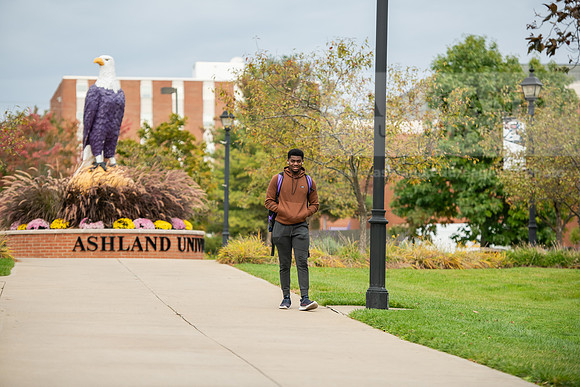 FallCampusLife1023AWB_1390