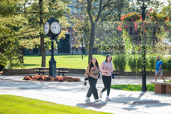 FallCampusLife1023AWB_2418