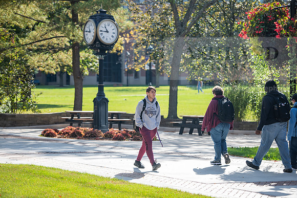 FallCampusLife1023AWB_2424