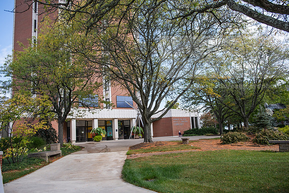 FallCampusLife1023AWB_2771