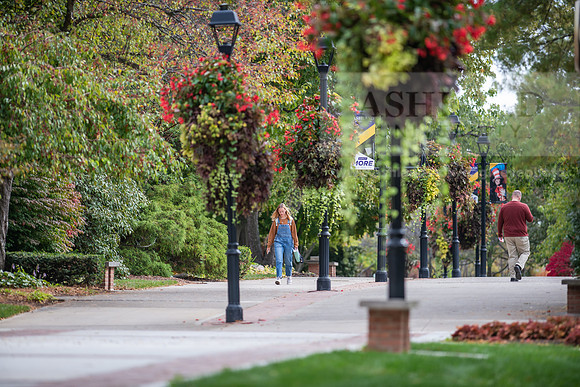 FallCampusLife1023AWB_2783