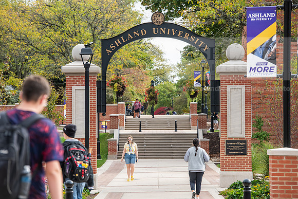 FallCampusLife1023AWB_3062