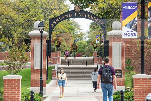 FallCampusLife1023AWB_3065
