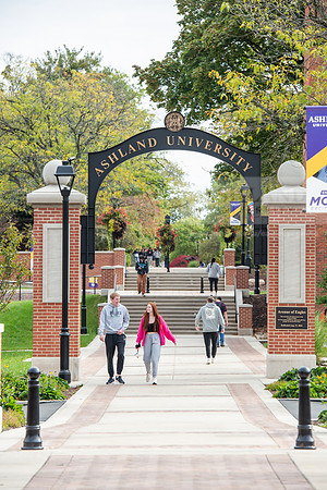 FallCampusLife1023AWB_3073