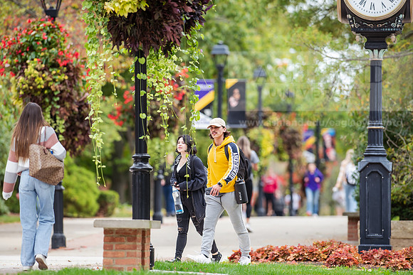 FallCampusLife1023AWB_3255