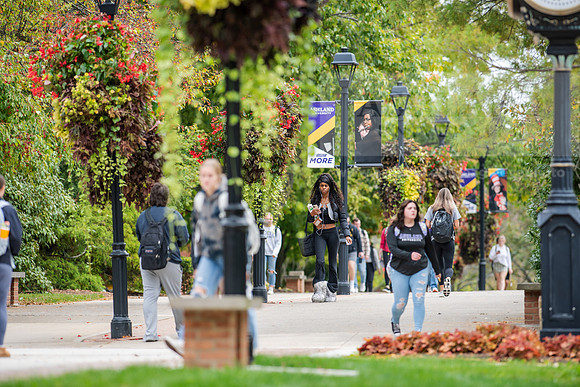 FallCampusLife1023AWB_3263