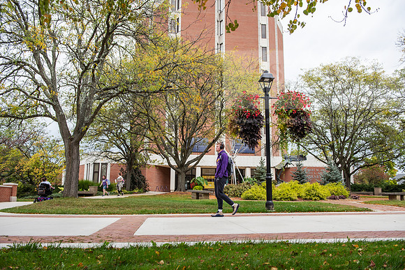 FallCampusLife1023AWB_3301