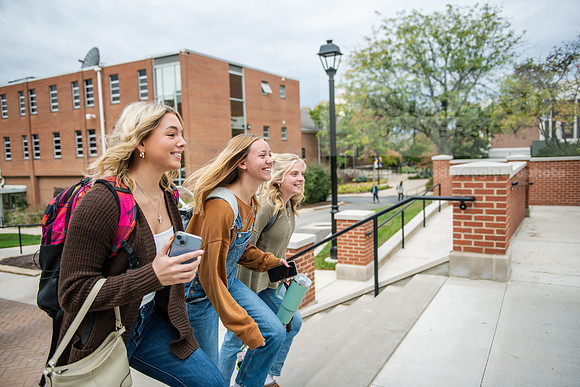 FallCampusLife1023AWB_3324