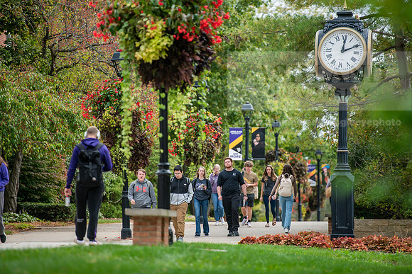 FallCampusLife1023AWB_3354