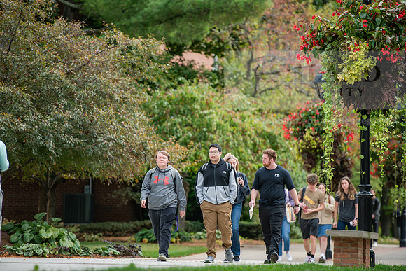FallCampusLife1023AWB_3359