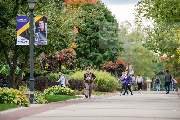 FallCampusLife1023AWB_3859