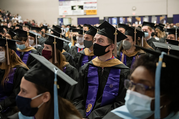 077WiGradCeremony1221ALW_6360