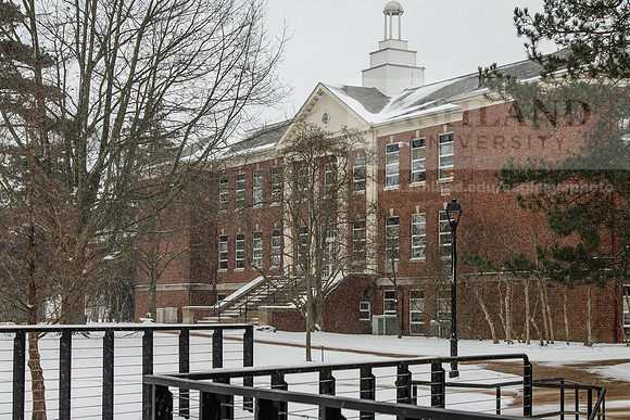 StudentsReturnWinterCampus0125AWB_6755