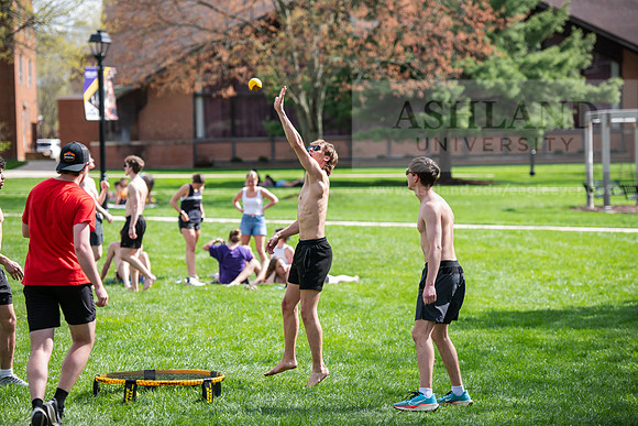 083SpringCampusLife0425AWB_9941