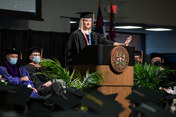 196WiGradCeremony1221ALW_6514