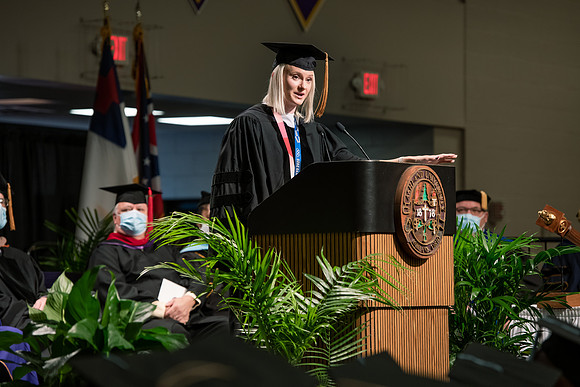 187WiGradCeremony1221ALW_6500
