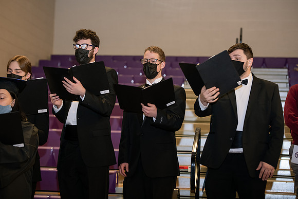 084WiGradCeremony1221ALW_6366