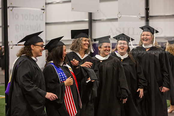 039SpGradPreCeremony0525JH6Q8B7984
