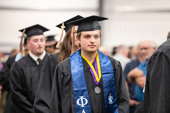 275SpGradProcessional0524AWB_8675