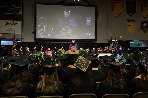 042WiGradCeremony1221ALW_6324