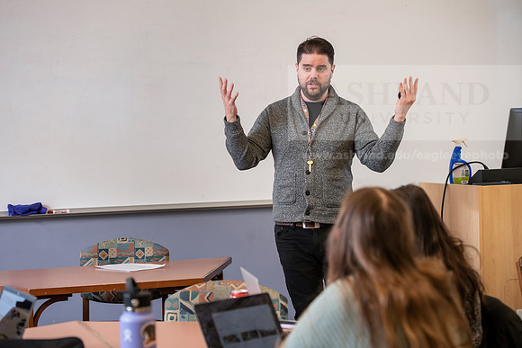 SocialWork_Zapcic_Ian1123AWB_8622