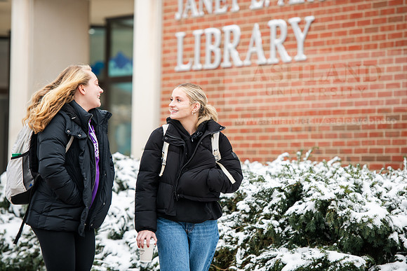 StudentsReturnWinterCampus0125AWB_6508
