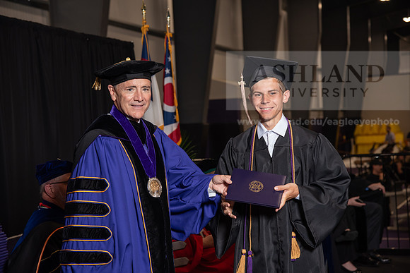 199SpGradBachelorScienceBusiness0524TR_DSC_5457