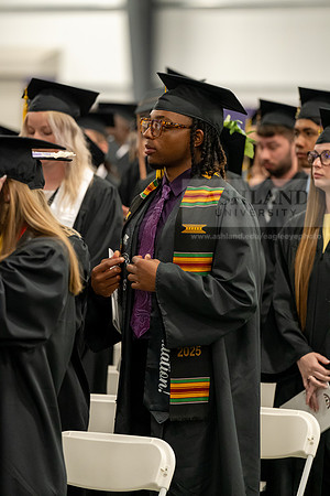 059SpGradCeremony0525AEAU-Graduation-2025-Andrew-0166