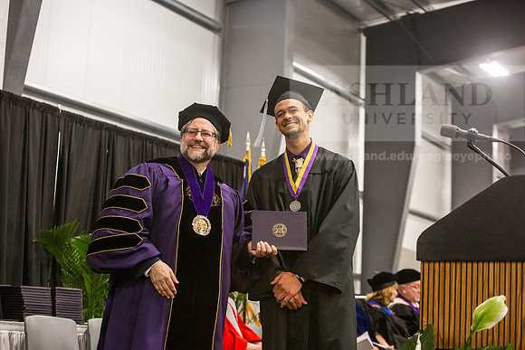 132SpGradBachelorSciEducation0525JH6Q8B9623