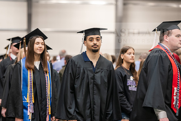 171SpGradProcessional0525AWB_2427