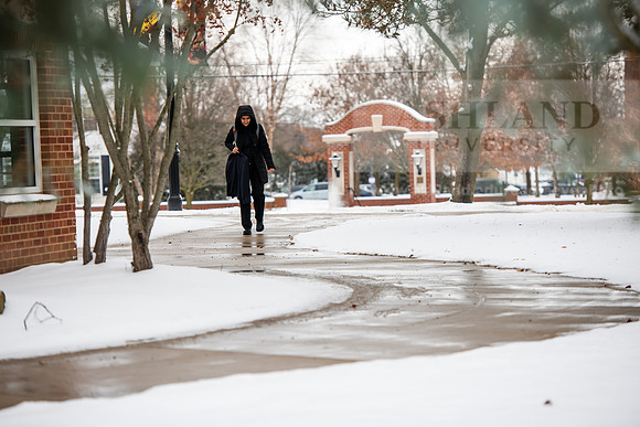StudentsReturnWinterCampus0125AWB_6289