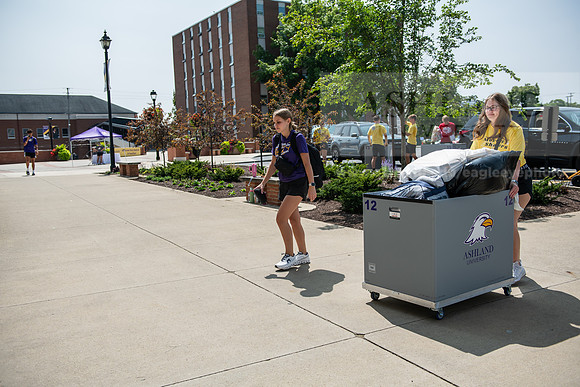 MoveInDay0824AWB_0300