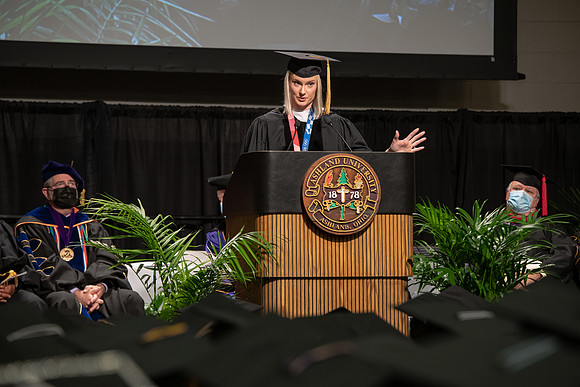 182WiGradCeremony1221ALW_6494