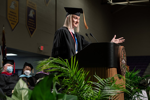 218WiGradCeremony1221ALW_6550