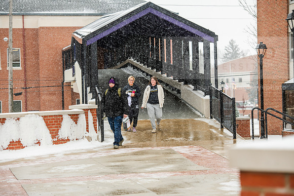 StudentsReturnWinterCampus0125AWB_6634
