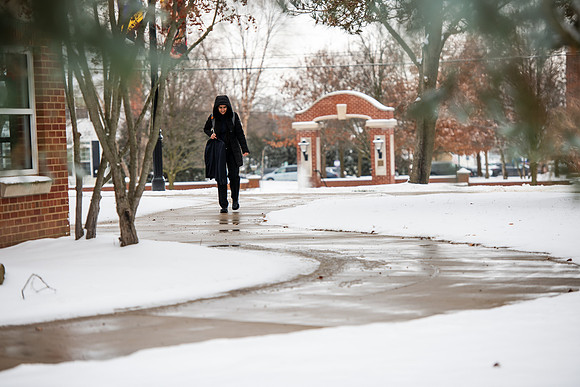 StudentsReturnWinterCampus0125AWB_6289