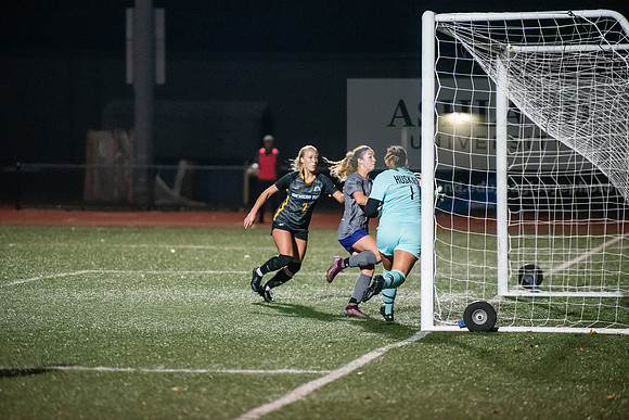 AUvMITechWSoccerDIIRegionals1123ALW_6406