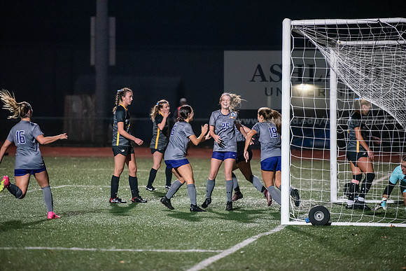 AUvMITechWSoccerDIIRegionals1123ALW_6417