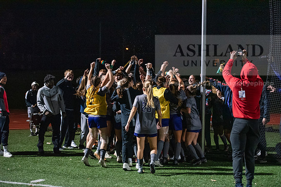 AUvMITechWSoccerDIIRegionals1123ALW_6800