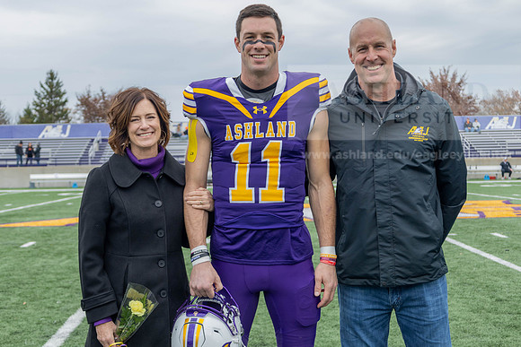 FootballGameSeniorPictures1123MC_1503