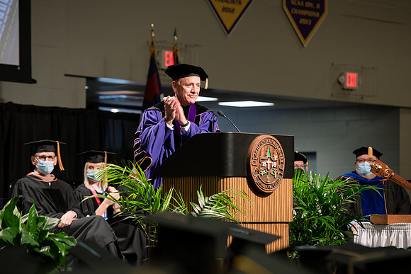 024WiGradCeremony1221ALW_6307